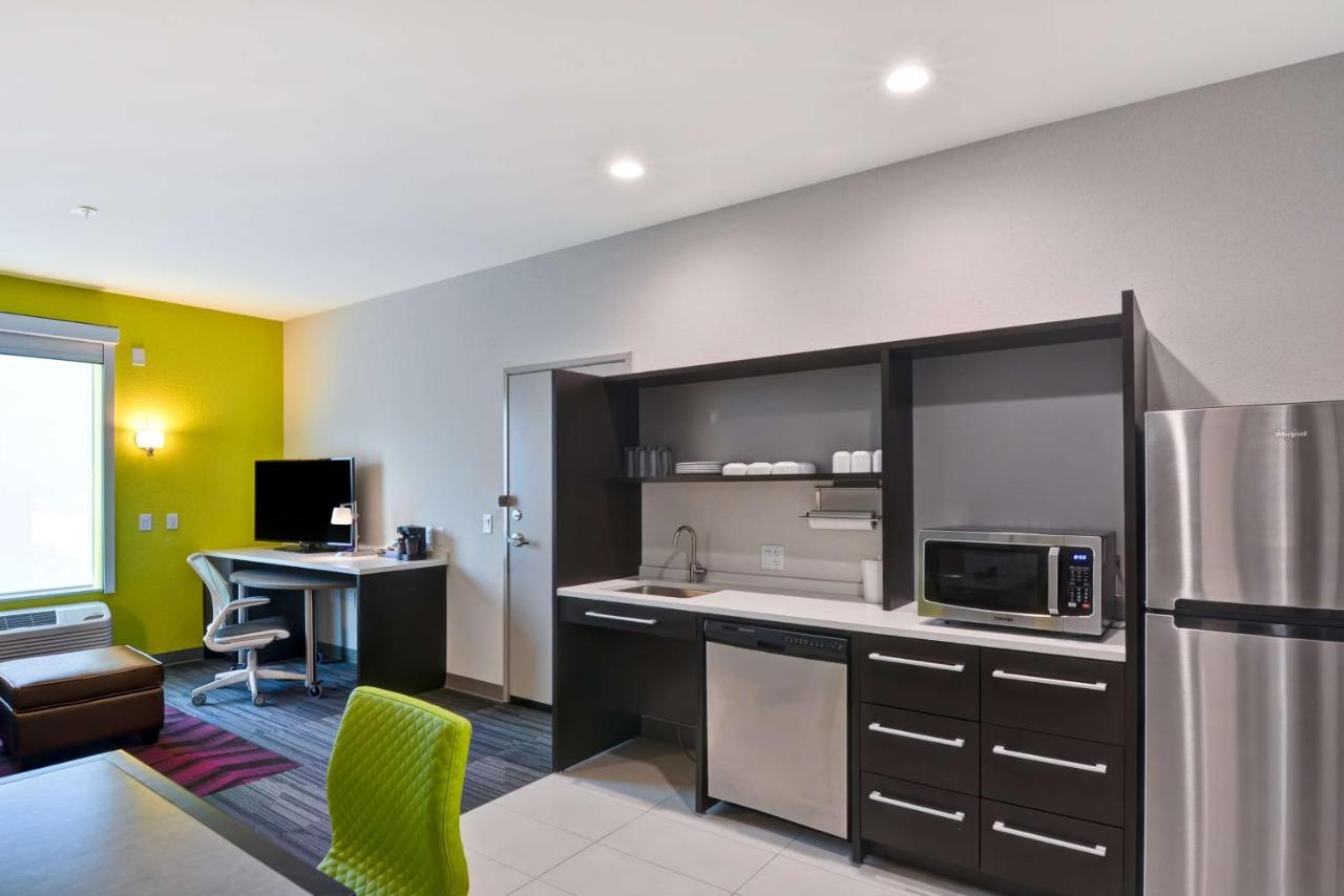 One-Bedroom Queen Suite - Non-Smoking at Home2 Suites by Hilton Hot Springs