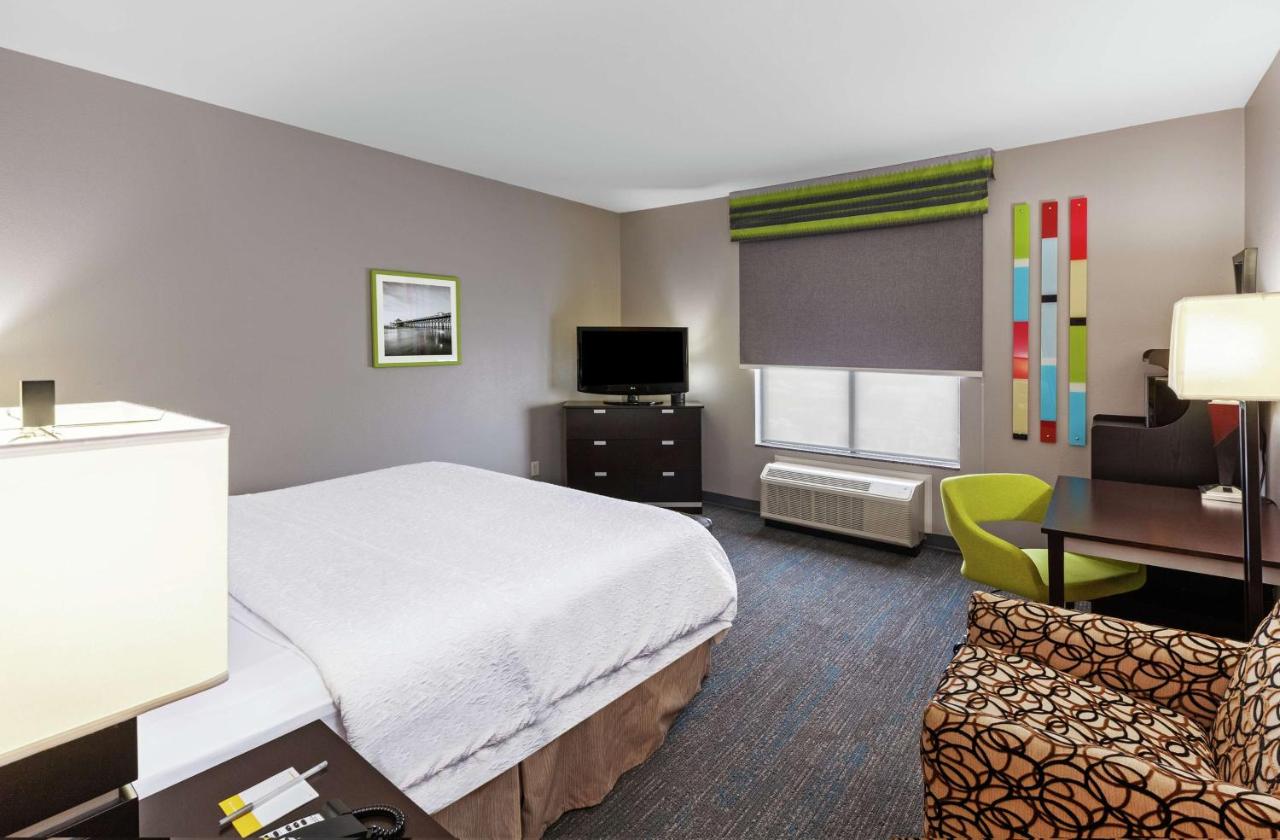 King Room at Hampton Inn & Suites Houston/League City