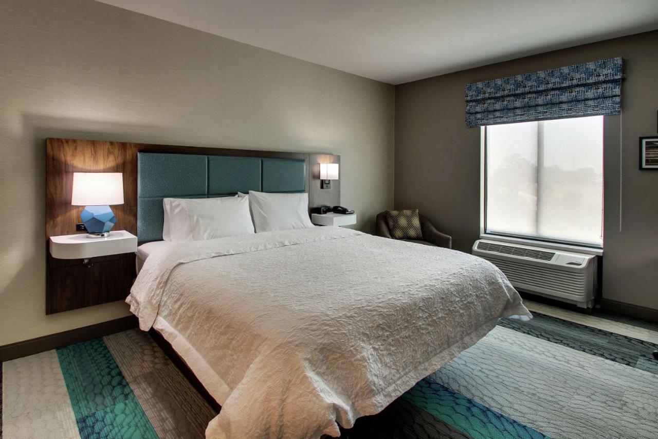 King Room at Hampton Inn & Suites Southport