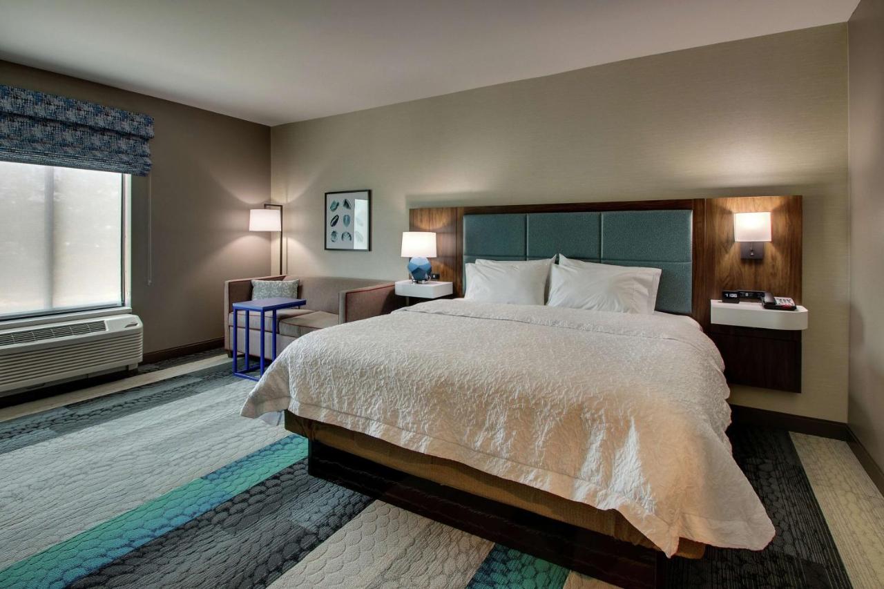 King Room with Sofa Bed - Hearing Accessible/Non-Smoking at Hampton Inn & Suites Southport