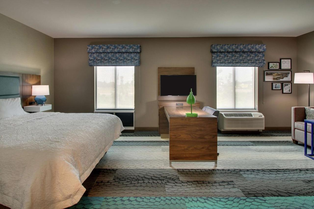 Executive King Suite - Non Smoking at Hampton Inn & Suites Southport