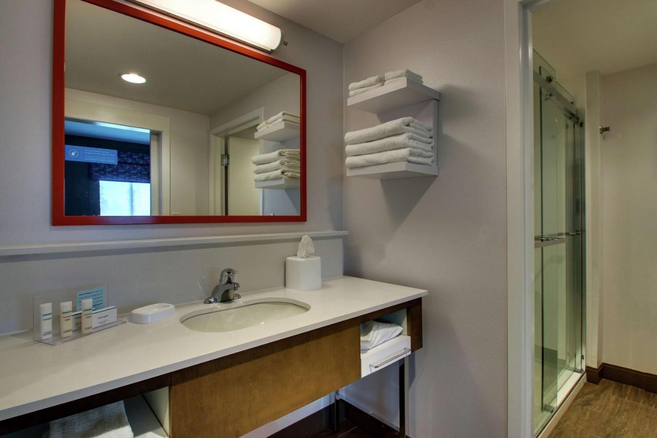 Executive King Suite - Non Smoking at Hampton Inn & Suites Southport
