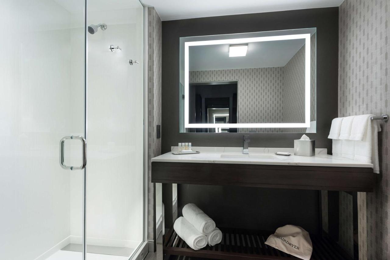 Queen Room with Two Queen Beds - Hearing Accessible at Hilton Garden Inn Hanover Lebanon