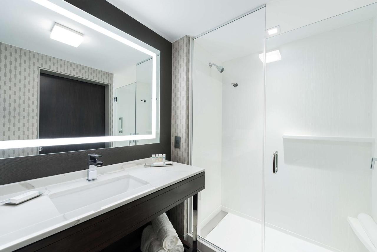 Premium King Room at Hilton Garden Inn Hanover Lebanon
