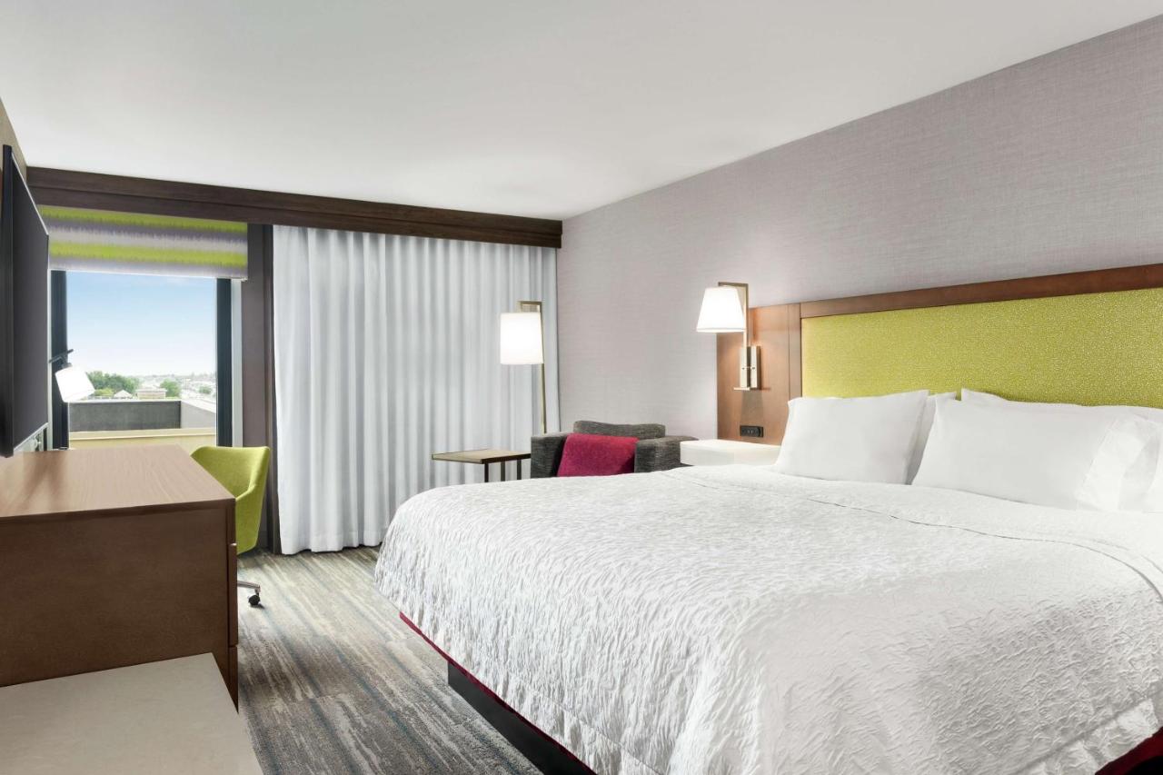 King Room - Non-Smoking at Hampton Inn Milwaukee/Brookfield