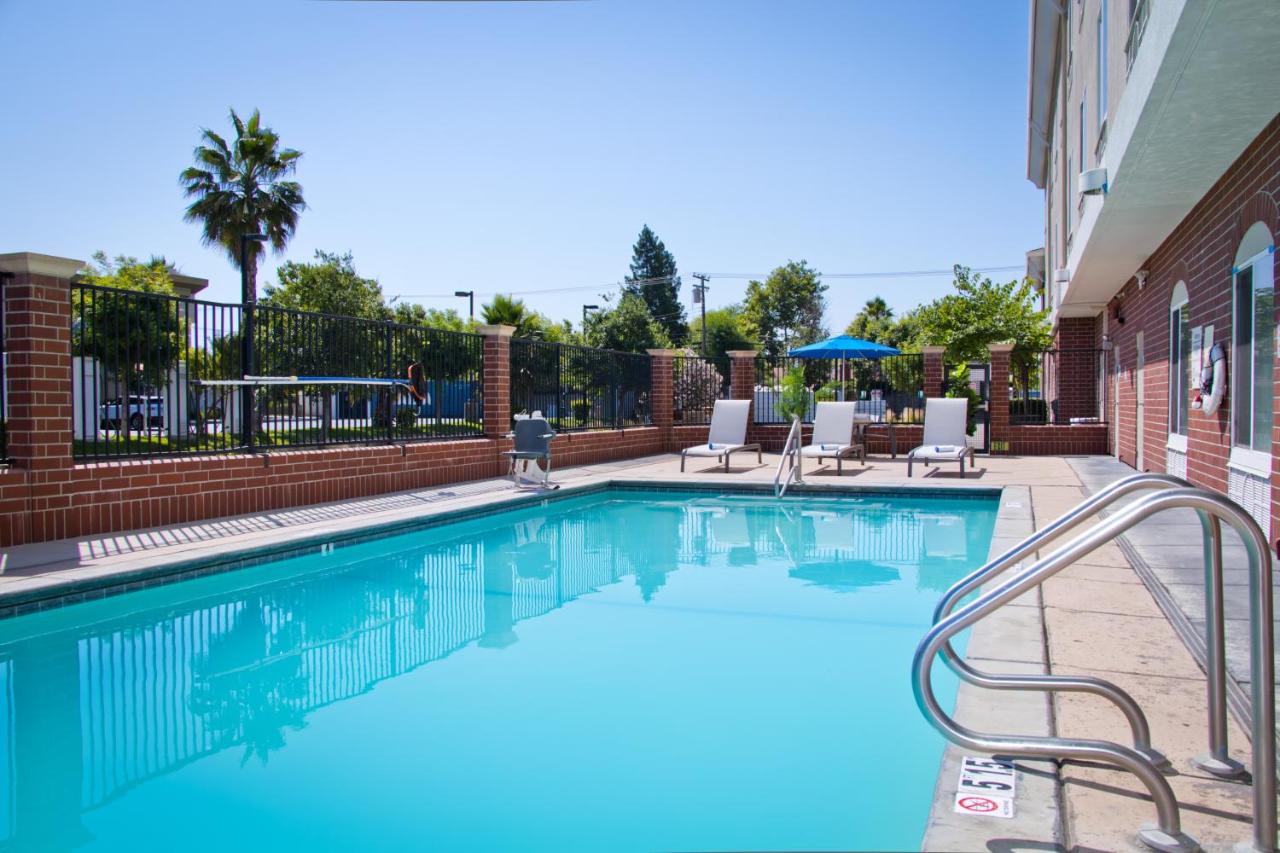 | Holiday Inn Express Hotel & Suites Sacramento NE Cal Expo
