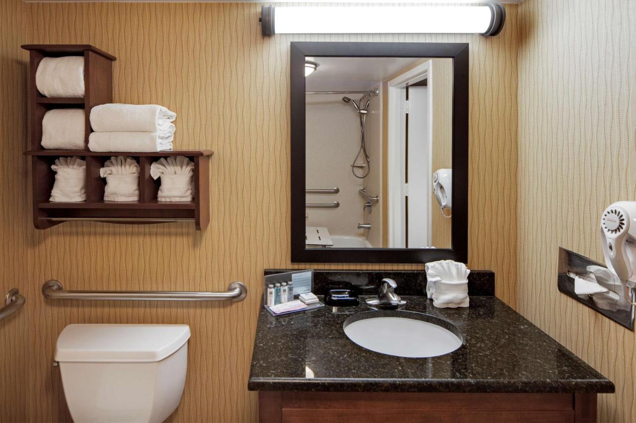 King Room with Tub - Hearing Accessible at Hampton Inn Myrtle Beach Broadway at the Beach