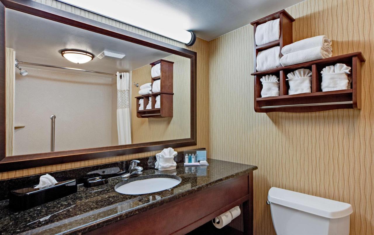 King Study with Sofa Bed - Non-Smoking at Hampton Inn Myrtle Beach Broadway at the Beach
