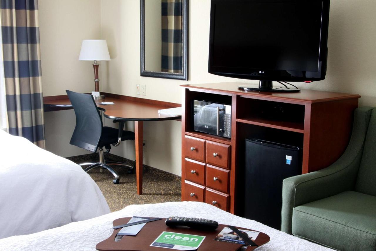 Queen Room with Two Queen Beds at Hampton Inn & Suites Paducah