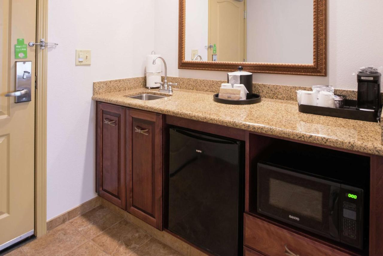 King Studio with Sofa Bed - Non-Smoking at Hampton Inn & Suites Rifle