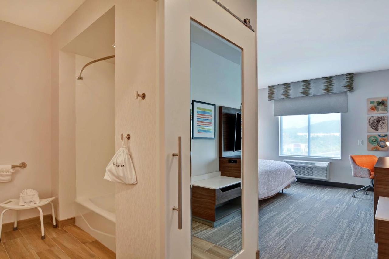 King Room - Mobility Accessible/Non-Smoking at Hampton Inn Chula Vista Eastlake