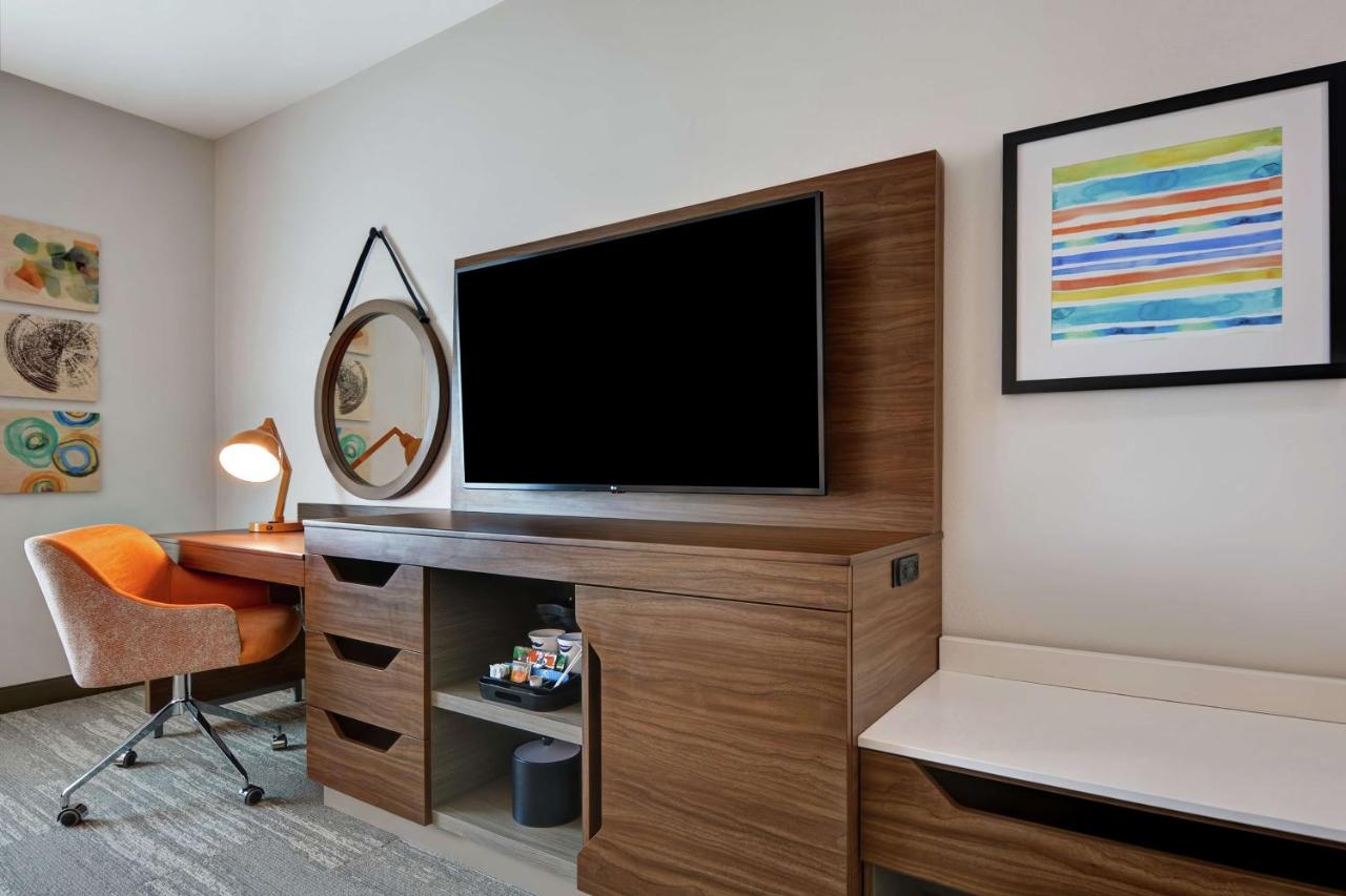 King Room - Hearing Accessible/Non-Smoking at Hampton Inn Chula Vista Eastlake