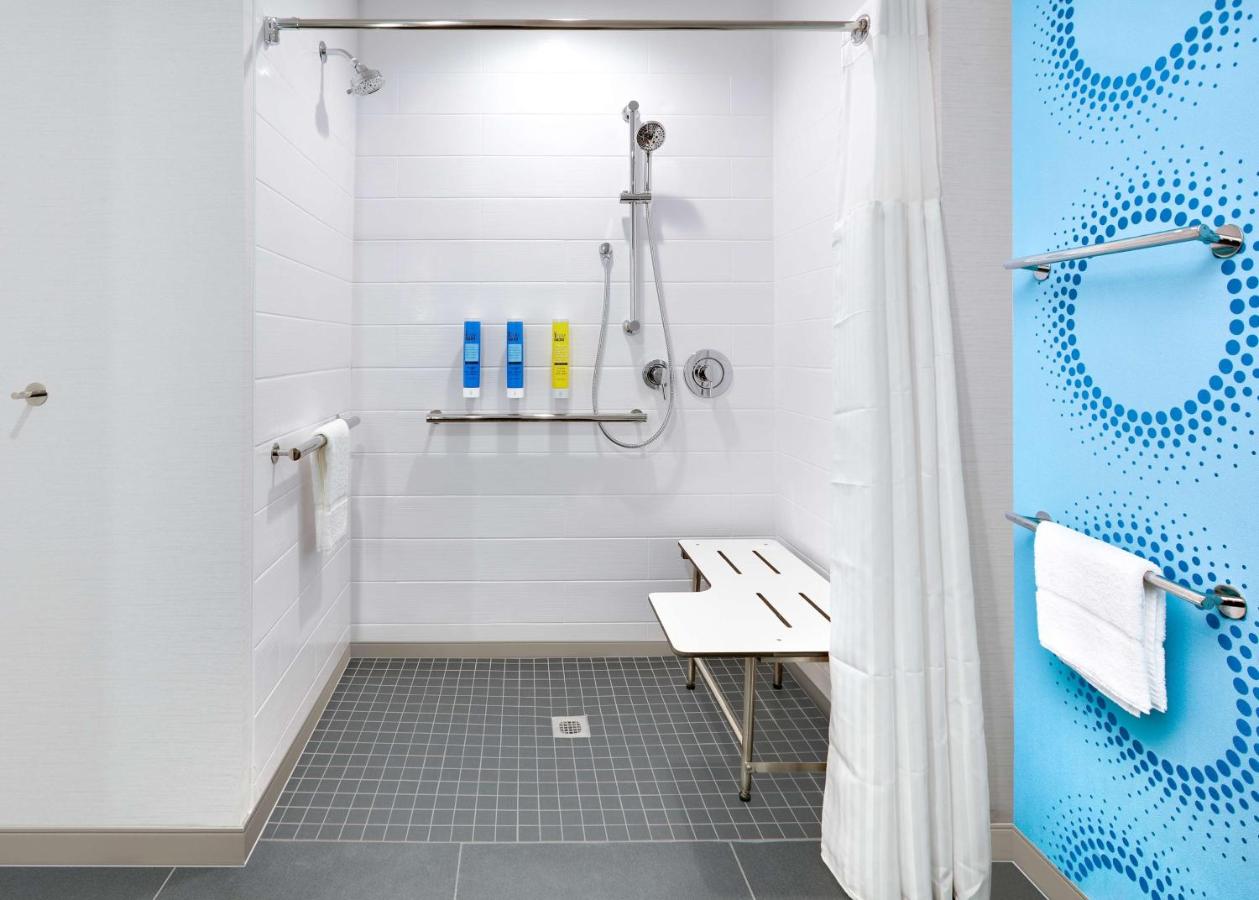 King Room with Bath Tub - Mobility Accessible at Tru by Hilton Wichita Falls, TX