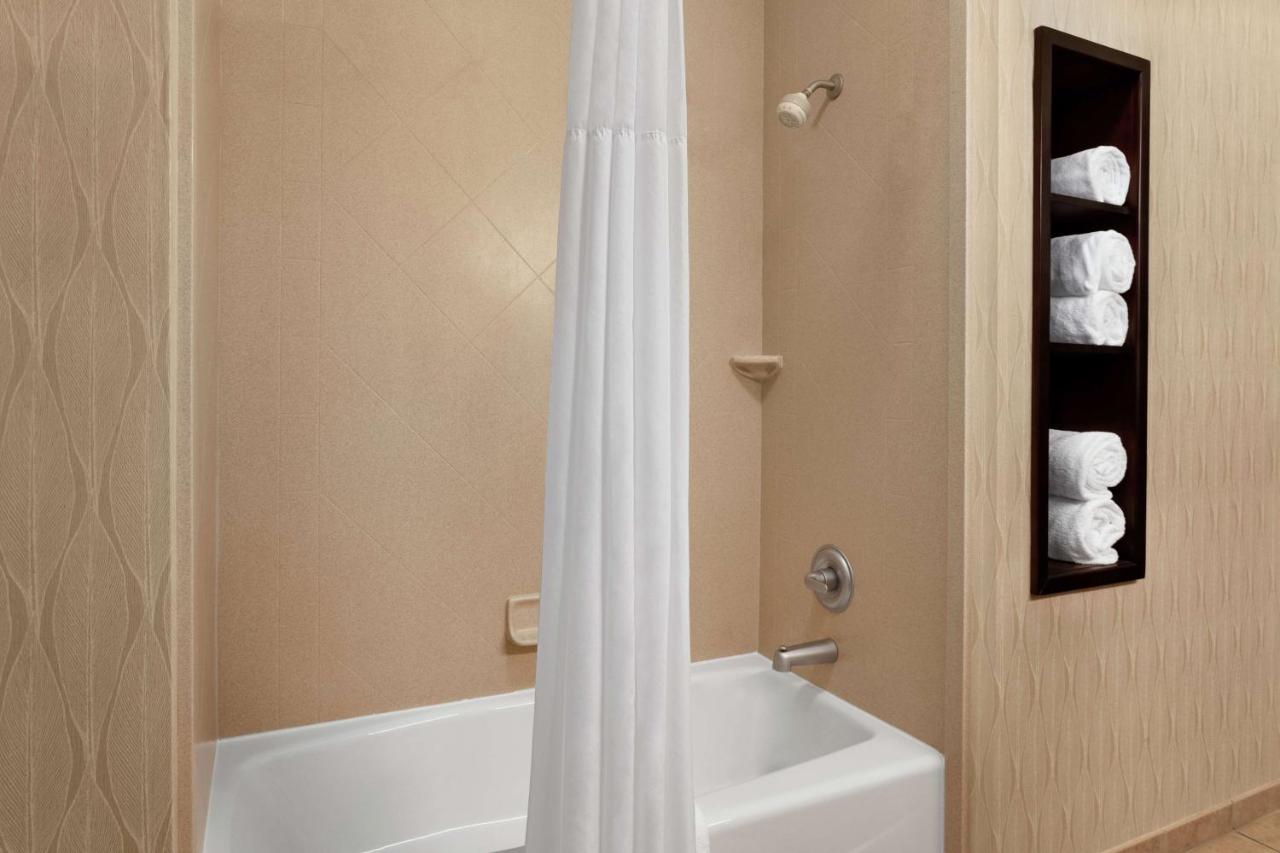 Queen Room with Two Queen Beds - Non-Smoking at Hampton Inn Sulphur Springs