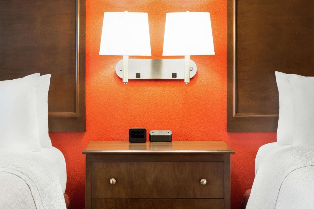 Queen Room with Two Queen Beds - Disability Access/Non-Smoking at Hampton Inn Sulphur Springs