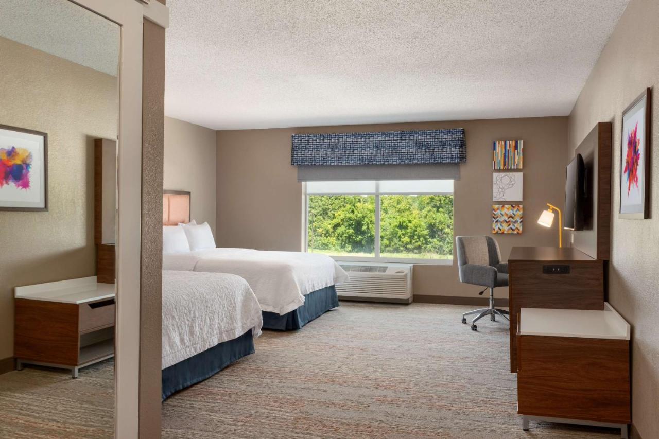  | Hampton Inn St. Louis-Columbia