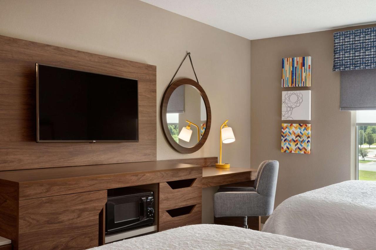 | Hampton Inn St. Louis-Columbia