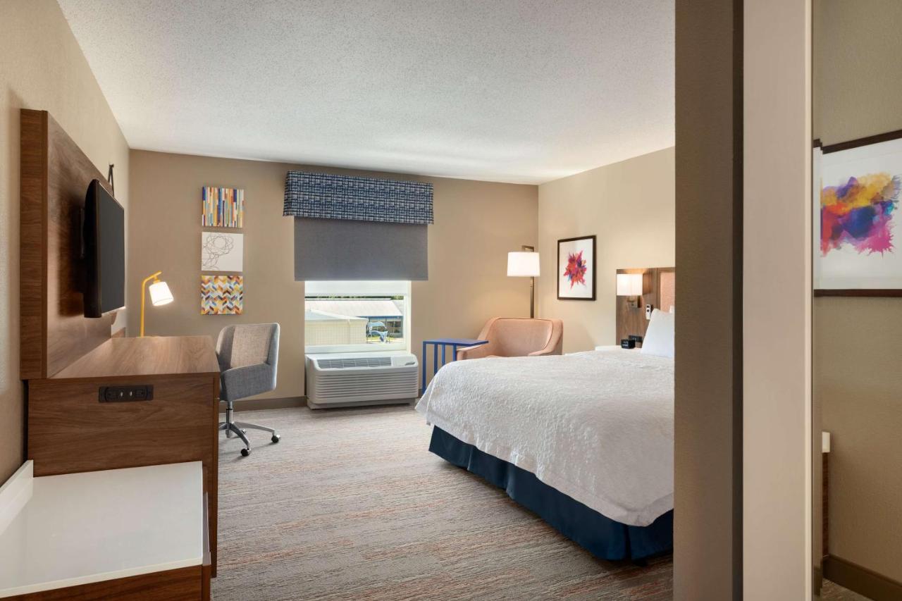 | Hampton Inn St. Louis-Columbia