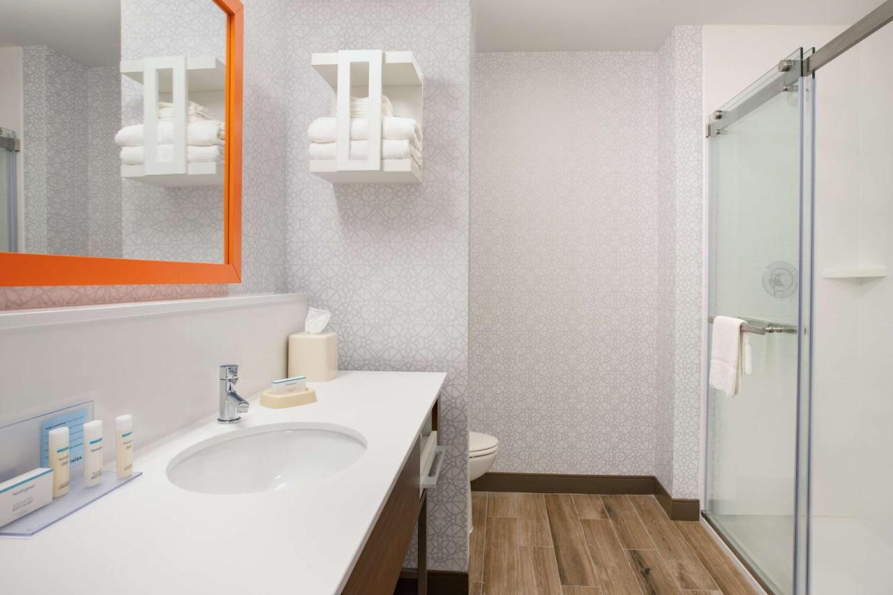 | Hampton Inn St. Louis-Columbia
