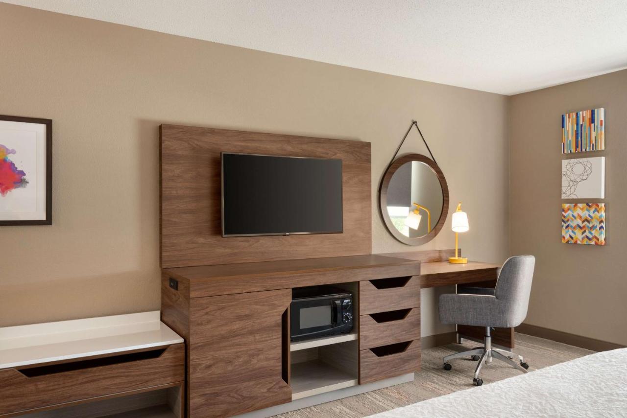 | Hampton Inn St. Louis-Columbia