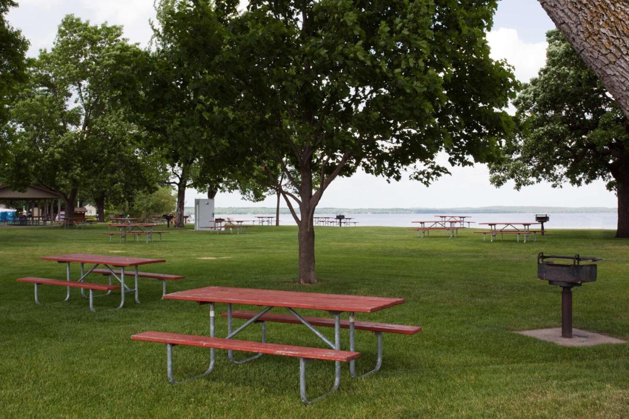  | Hampton Inn Spicer Green Lake, MN