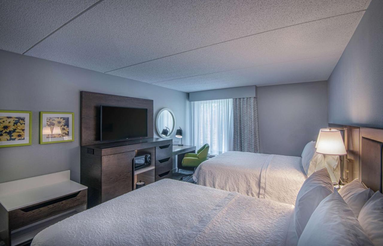 Queen Room with Two Queen Beds - Non-Smoking at Hampton Inn Waldorf