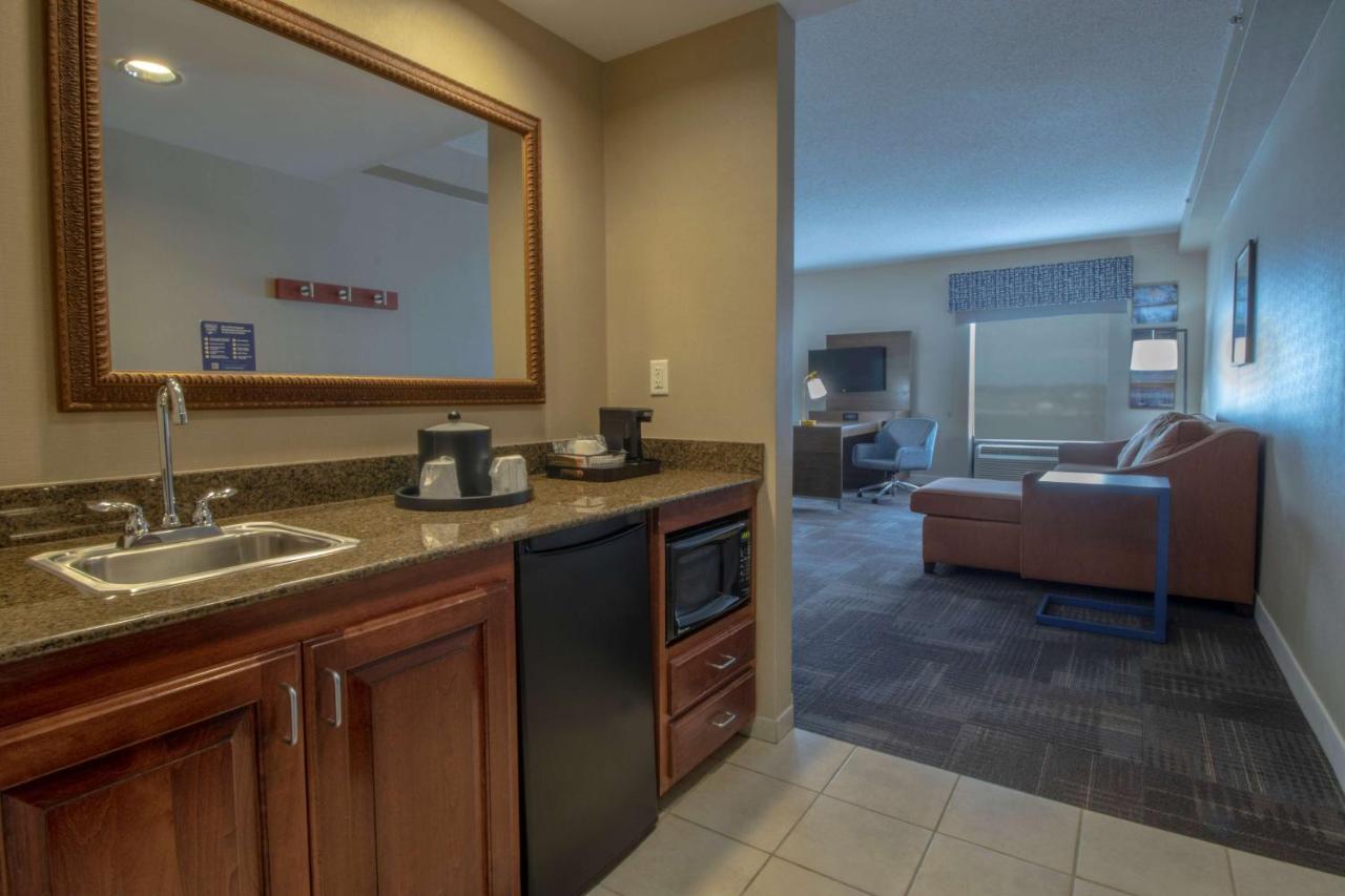 Queen Room with Two Queen Beds - Disability Access Tub at Hampton Inn & Suites Chesapeake-Battlefield Blvd.