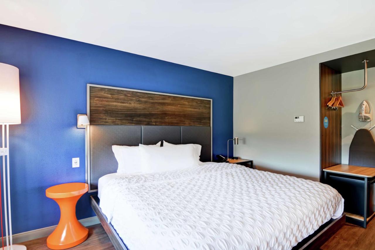 King Room at Tru by Hilton Middletown