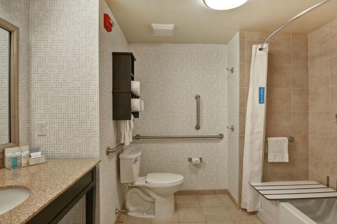 Queen Room with Two Queen Beds - Disability Access at Hampton Inn Tunkhannock