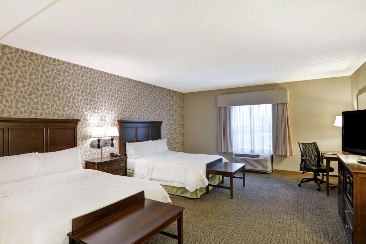 Queen Room with Two Queen Beds - Disability Access at Hampton Inn Tunkhannock