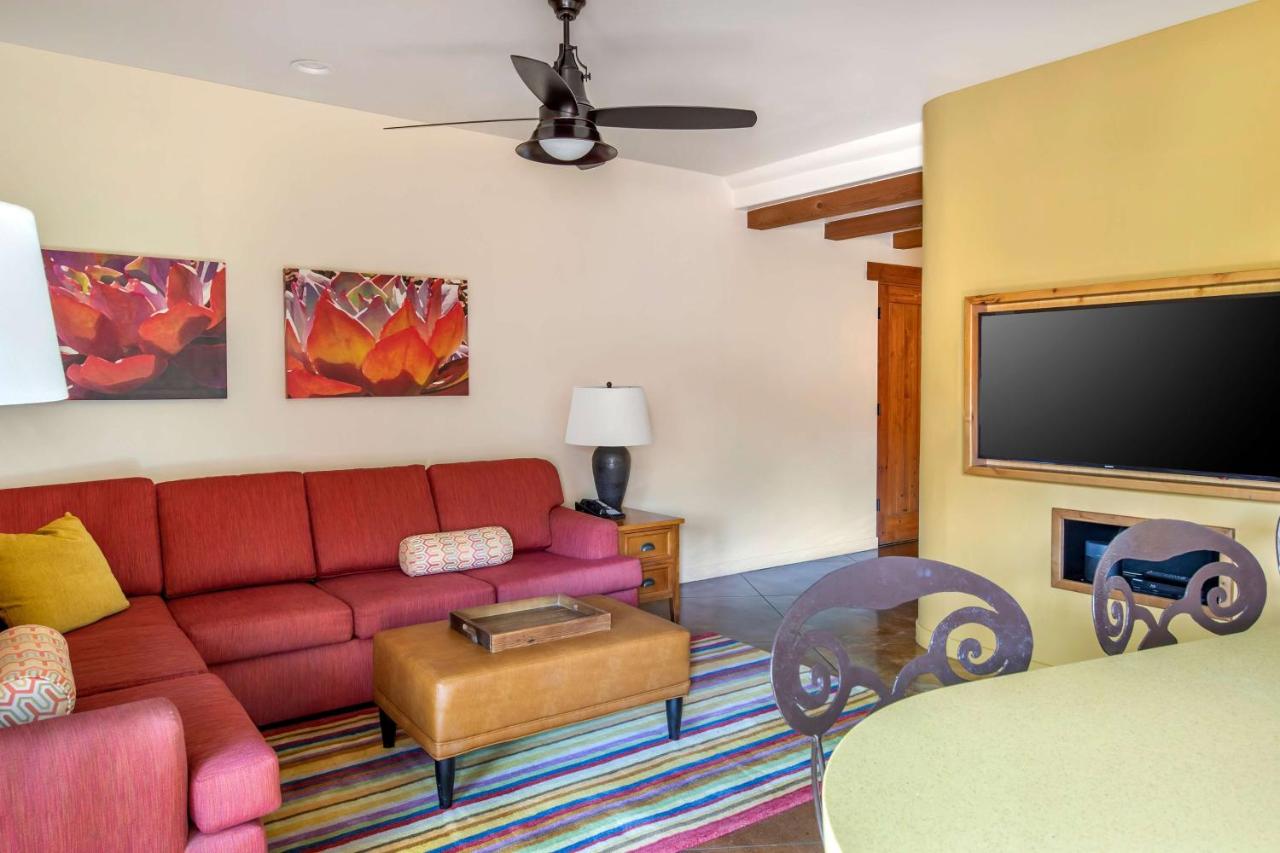One-Bedroom King Suite at Hilton Grand Vacations Club Palm Desert