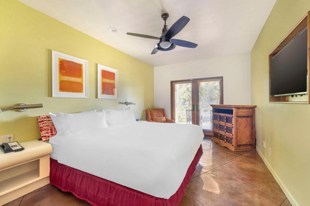 Two-Bedrooms Suite at Hilton Grand Vacations Club Palm Desert