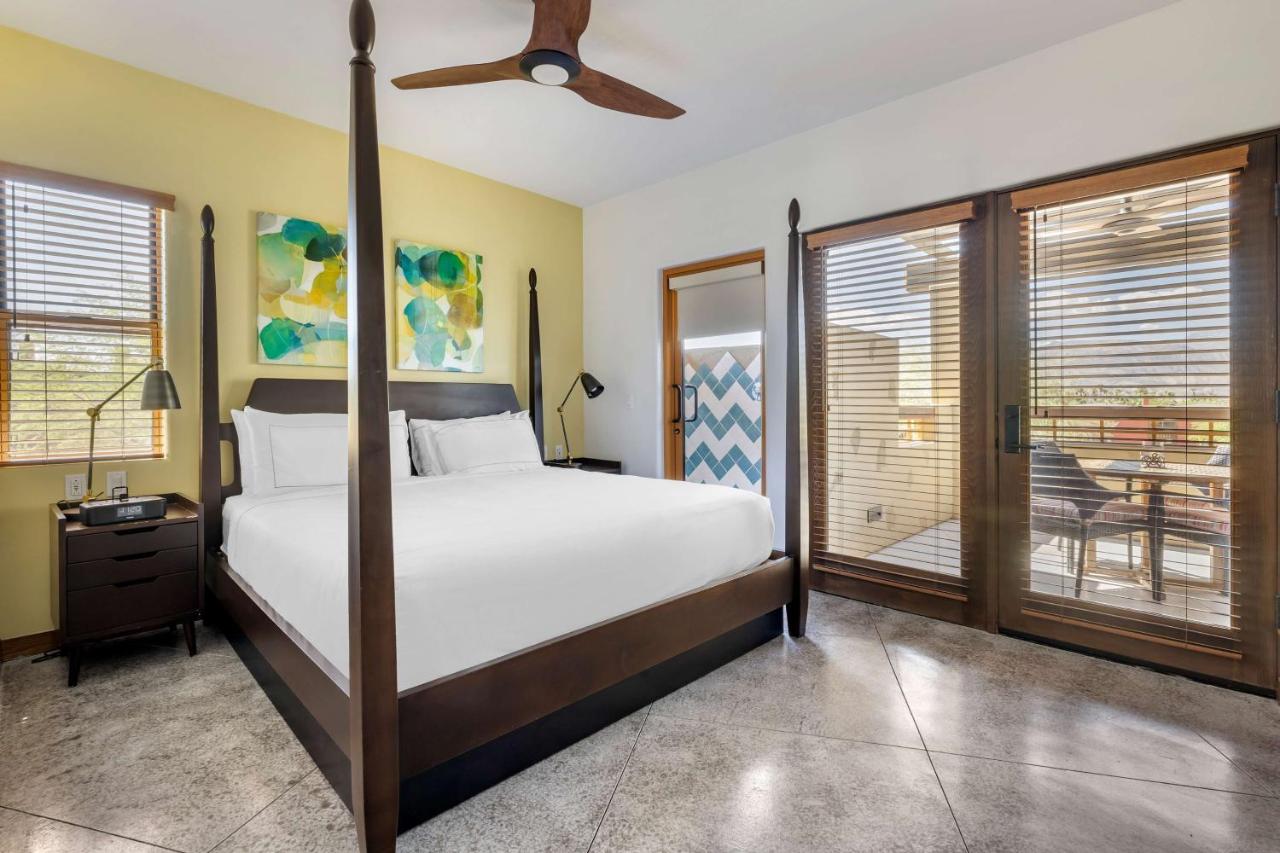 One-Bedroom King Cottage at Hilton Grand Vacations Club Palm Desert