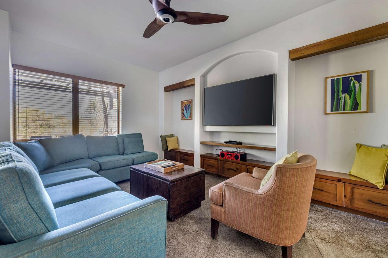 Five-Bedrooms Casita at Hilton Grand Vacations Club Palm Desert