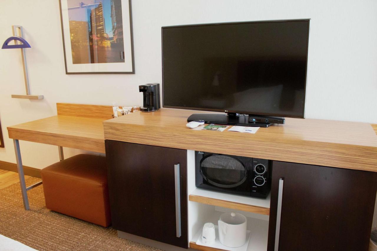 King Room - Disability Access/Non-Smoking at Hampton Inn Boise - Airport
