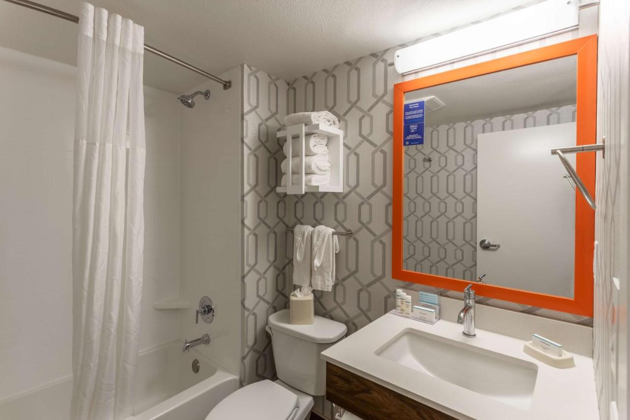 Queen Room with Two Queen Beds at Hampton Inn Madison East Towne Mall Area