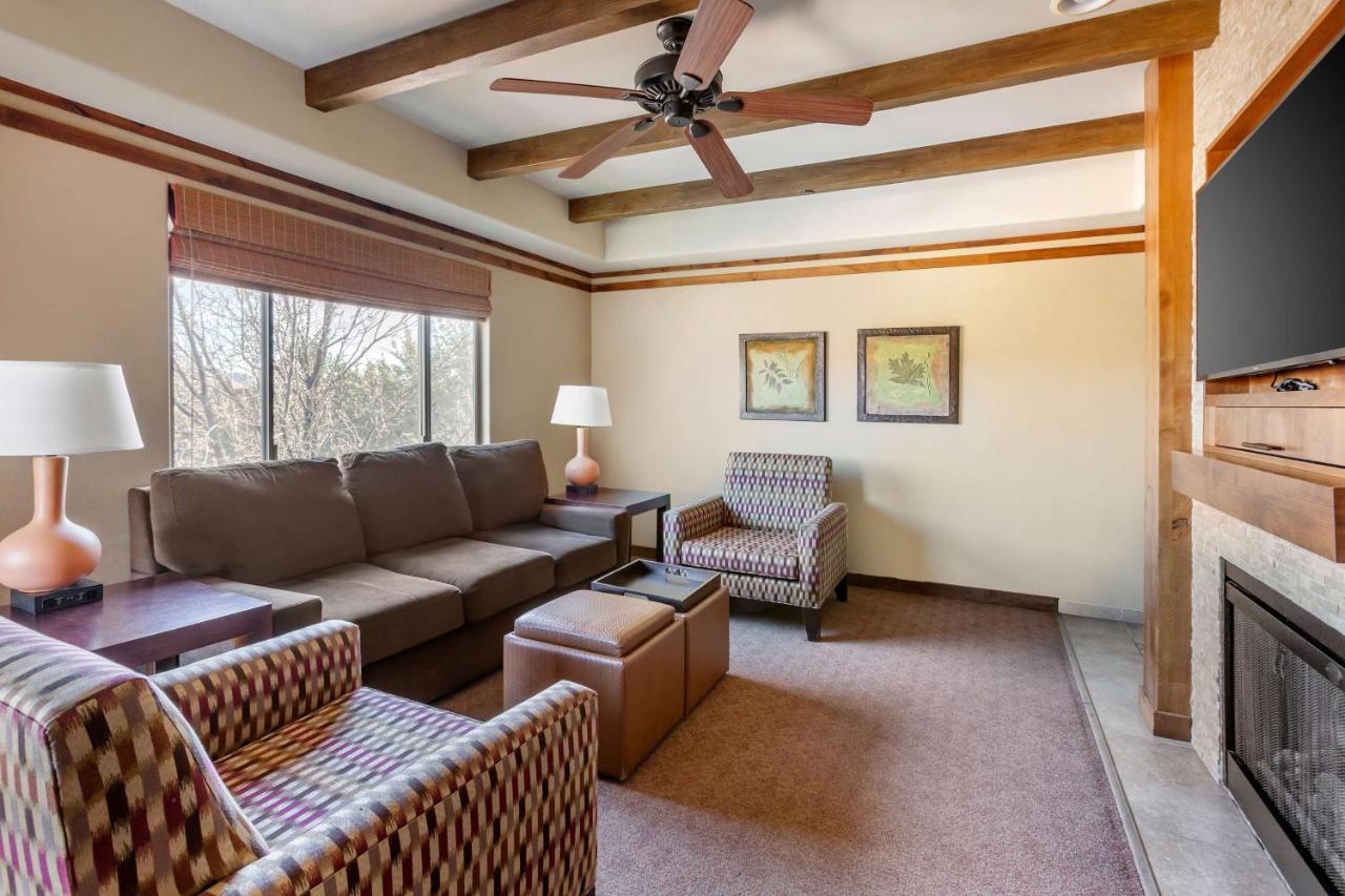 One-Bedroom Suite at Hilton Vacation Club Sedona Summit