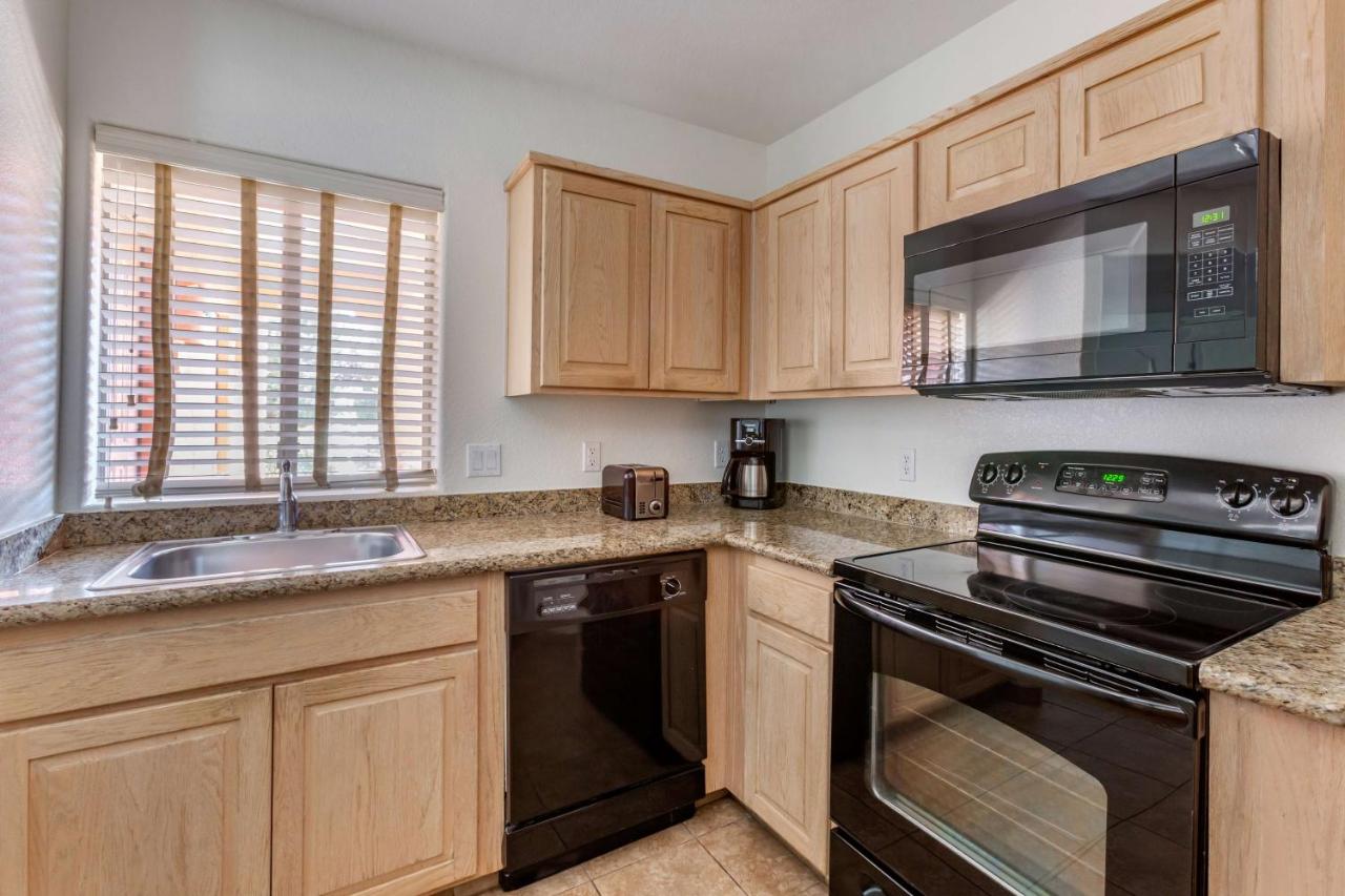 One-Bedroom King Suite with Sofabed at Hilton Vacation Club Sedona Summit