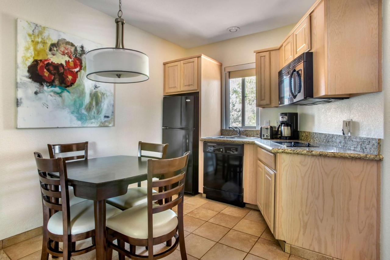 Queen Studio with Balcony at Hilton Vacation Club Sedona Summit