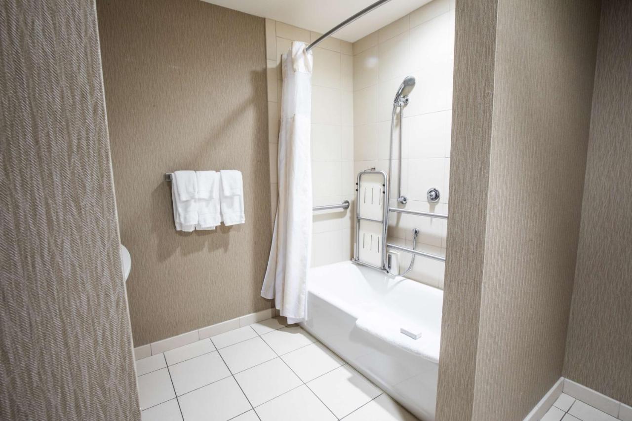 | Hilton Garden Inn Clifton Park