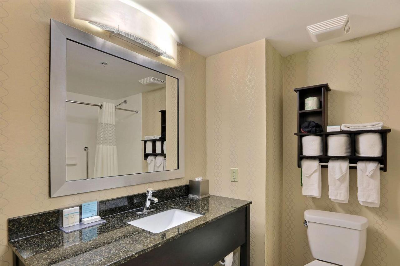 King Room - Non-Smoking at Hampton Inn Savannah-I-95/Richmond Hill