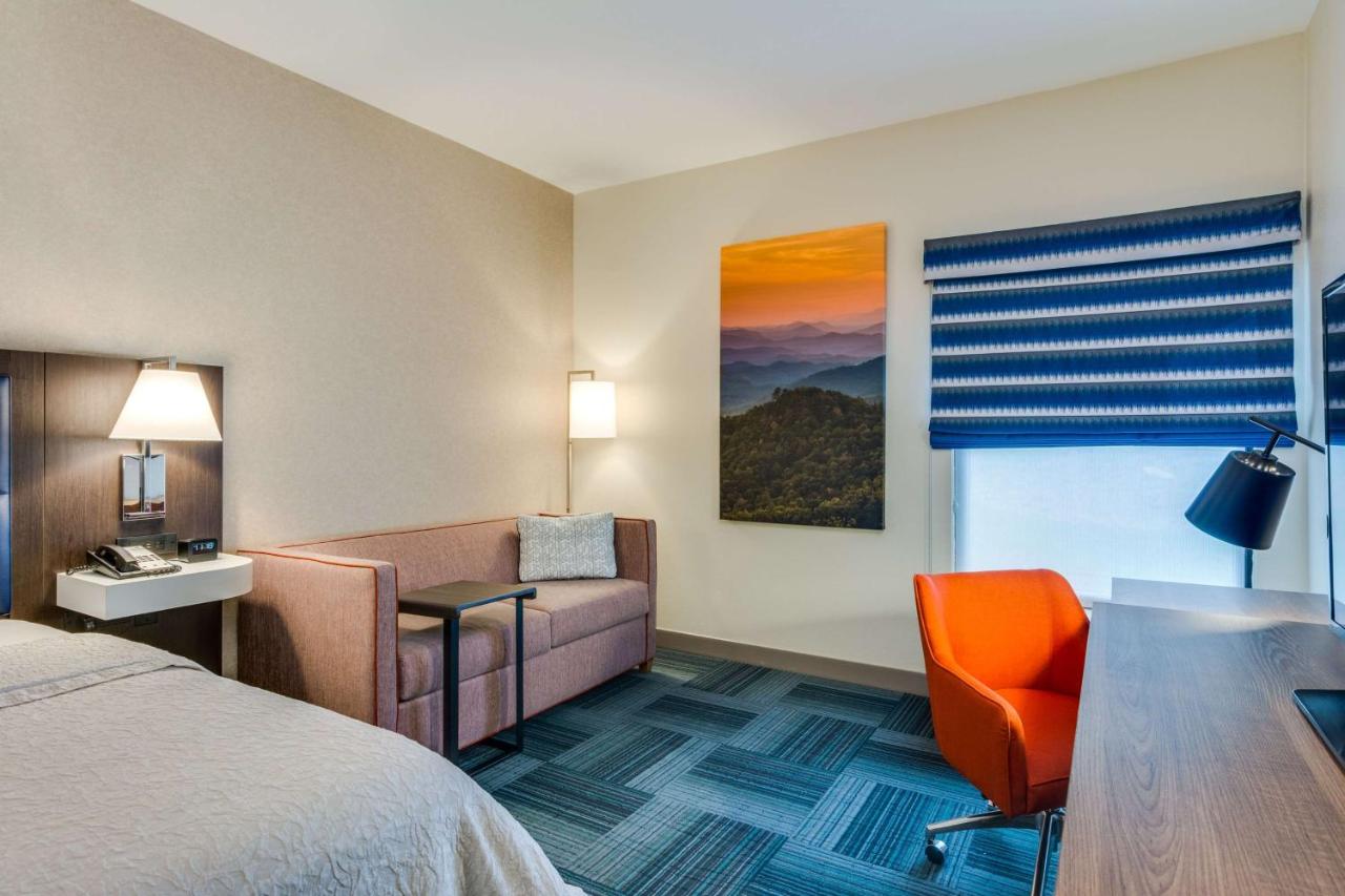 King Suite with Whirlpool - Non-Smoking at Hampton Inn Johnson City