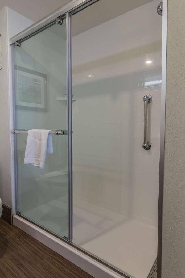  | Hampton Inn Winchester-University/ Mall