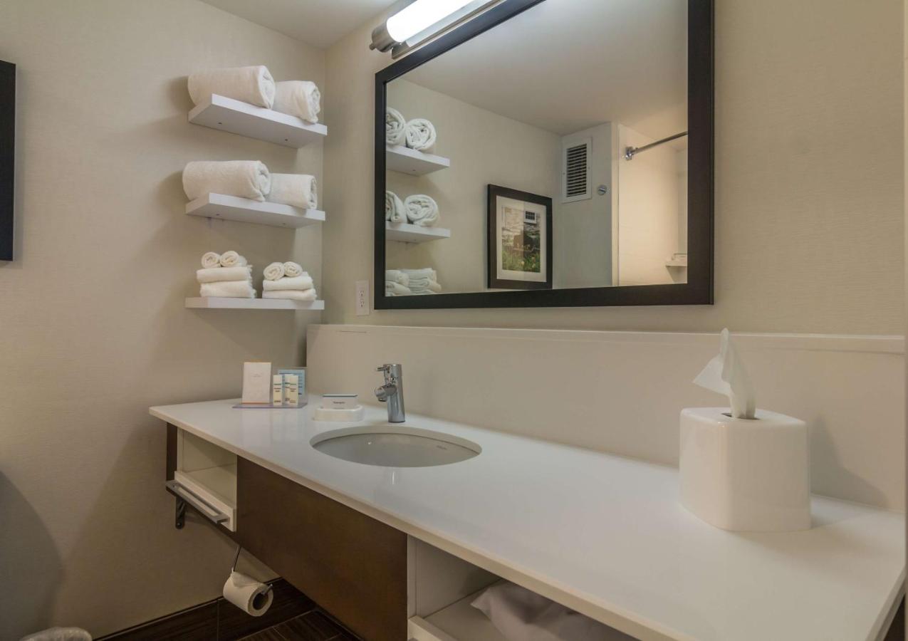  | Hampton Inn Winchester-University/ Mall