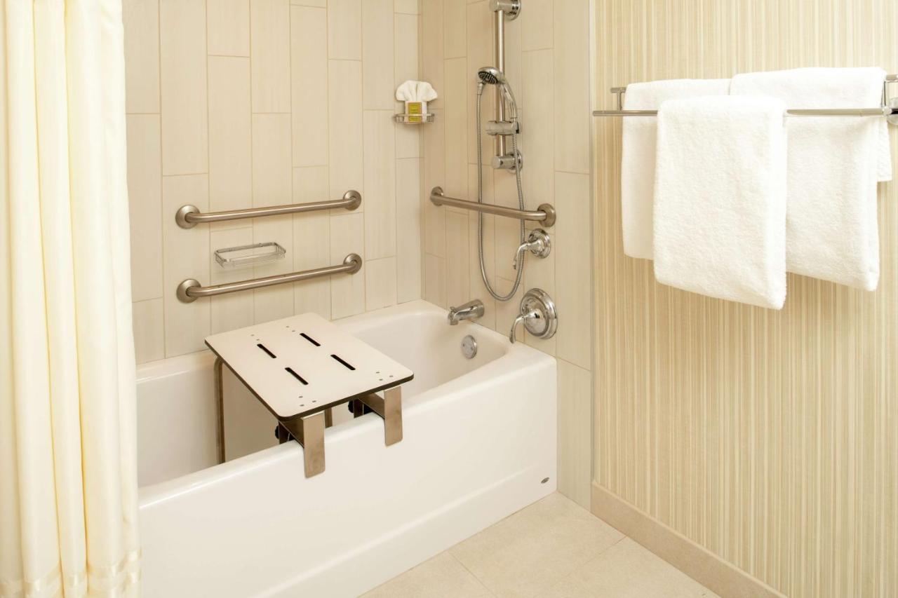  | DoubleTree Suites by Hilton Hotel Seattle Airport - Southcenter