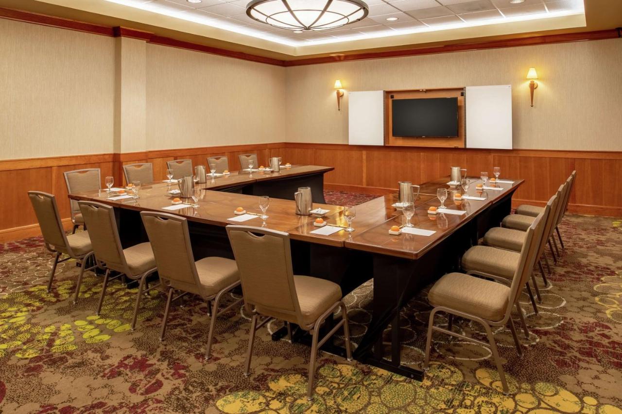  | DoubleTree Suites by Hilton Hotel Seattle Airport - Southcenter