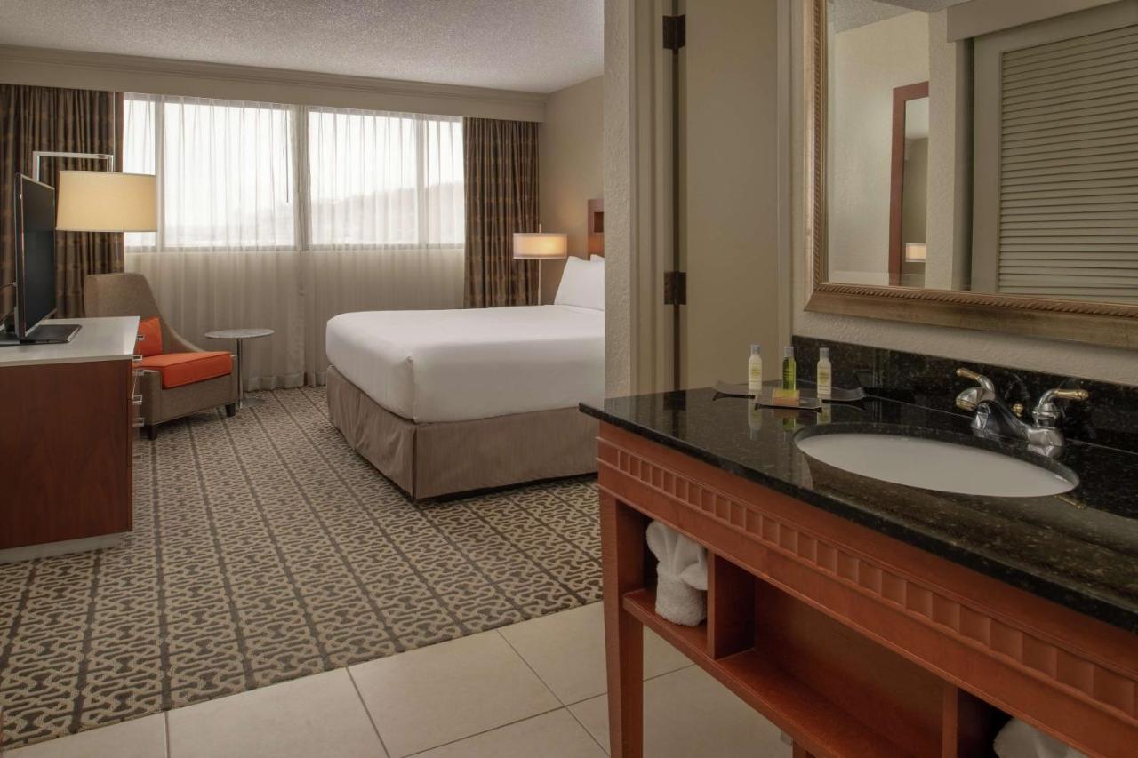  | DoubleTree Suites by Hilton Hotel Seattle Airport - Southcenter