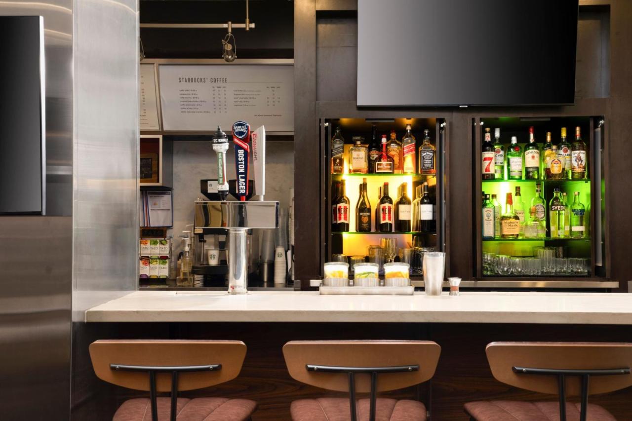 | Courtyard by Marriott Washington Capitol Hill/Navy Yard