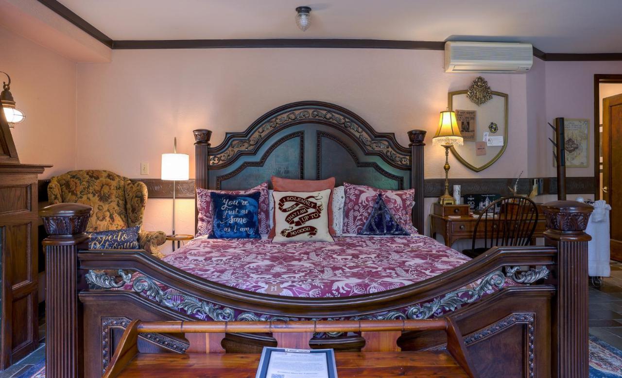 | Stone Chalet Bed & Breakfast Inn