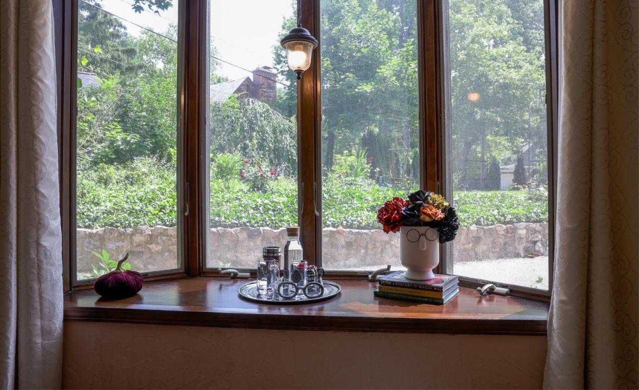 | Stone Chalet Bed & Breakfast Inn